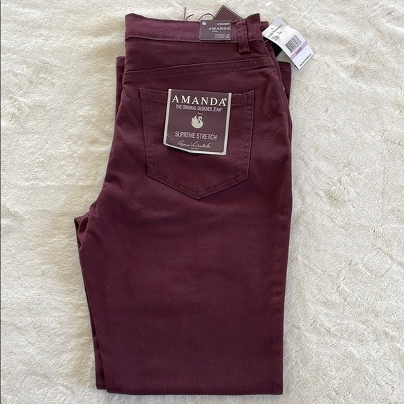 NWT Gloria Vanderbilt Amanda Stretch Wine Jeans #C040 - Picture 1 of 15